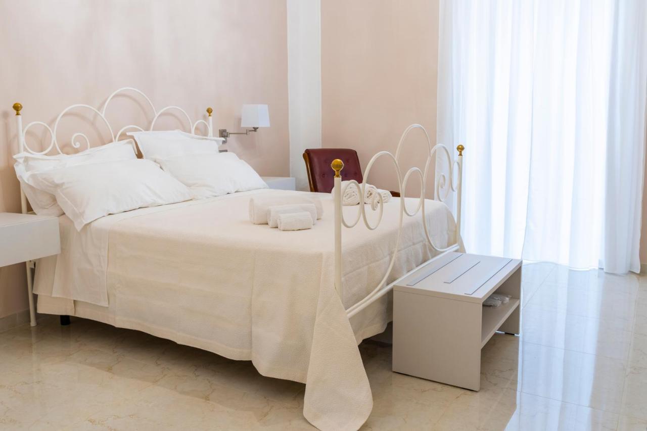 Hotel A Casa Dei Miei à San Pietro Vernotico Extérieur photo