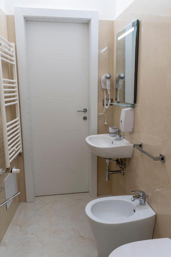 Hotel A Casa Dei Miei à San Pietro Vernotico Extérieur photo